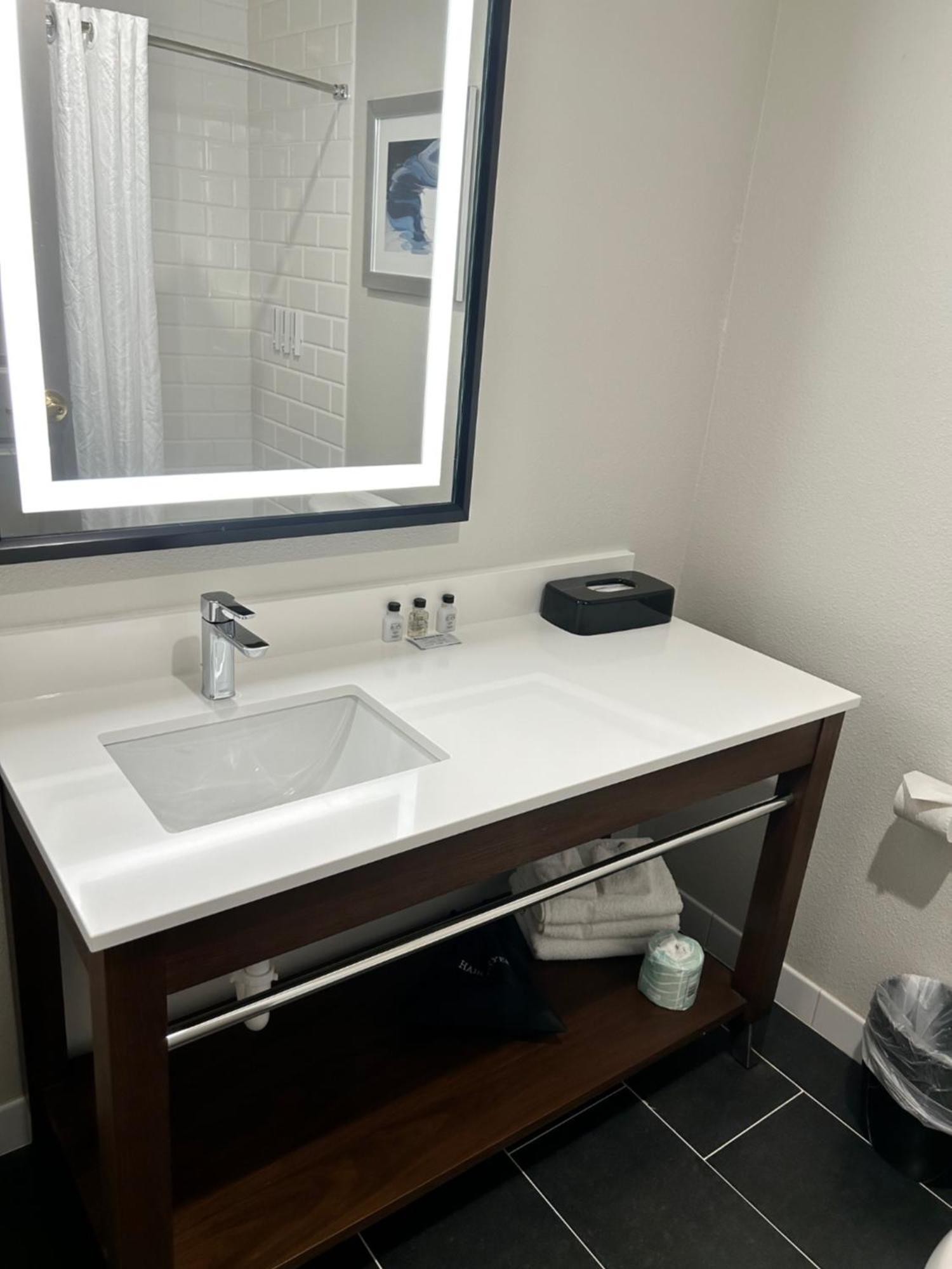 Four Points By Sheraton Bedford Manchester Airport Esterno foto