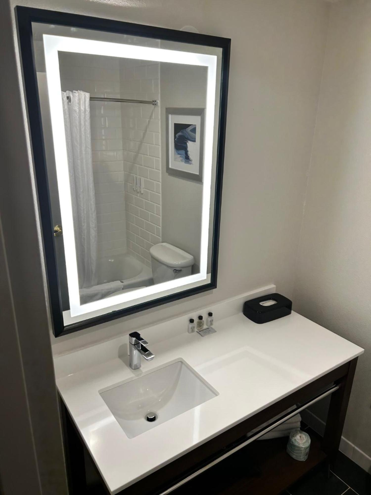 Four Points By Sheraton Bedford Manchester Airport Esterno foto